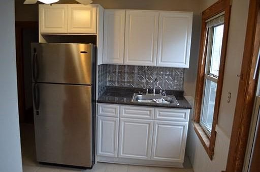 3rd image of 14 West St #14