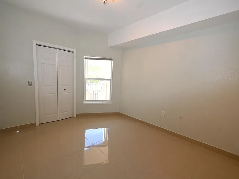 5110 Northridge Rd #202 — Photo 11