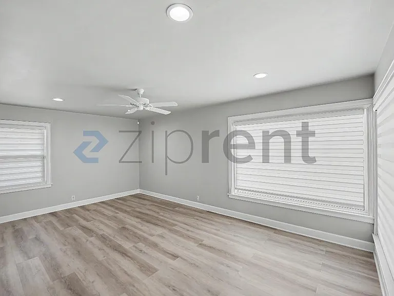 4390 Cerritos Ave — Photo 21