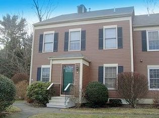 80 Foxbridge Village Rd, Branford, CT 06405