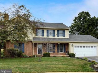 1074 Dawn Ave, Ephrata, PA 17522