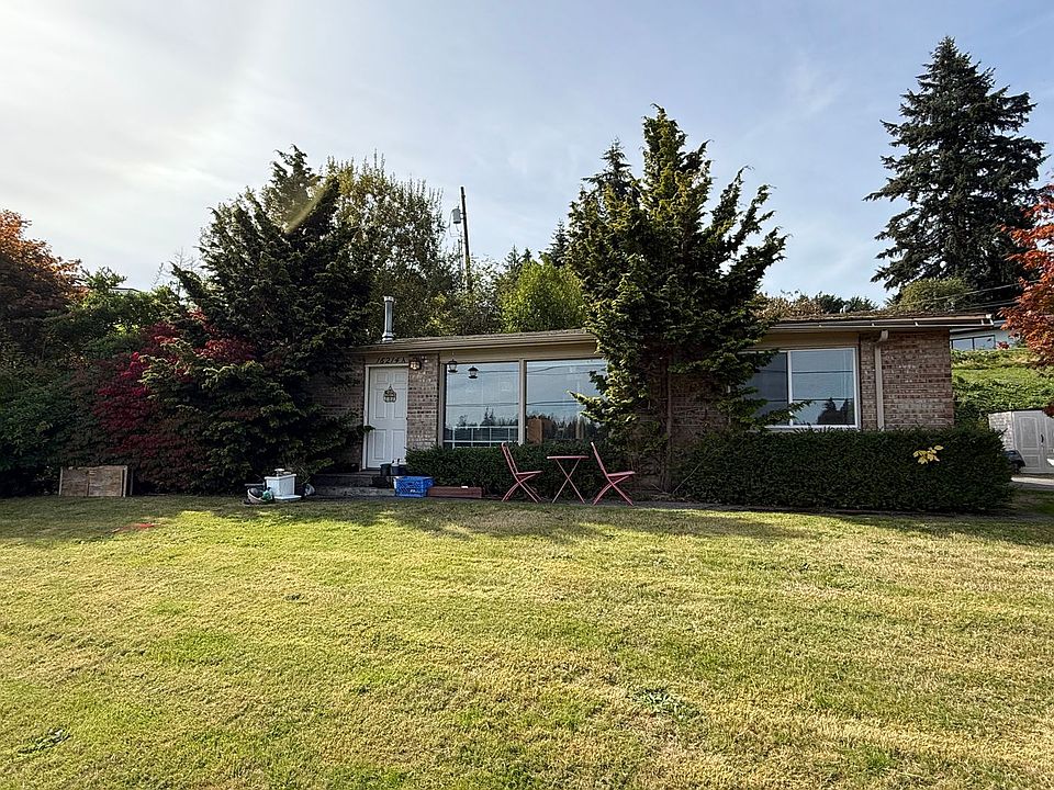 2nd image of 16214 Larch Way
