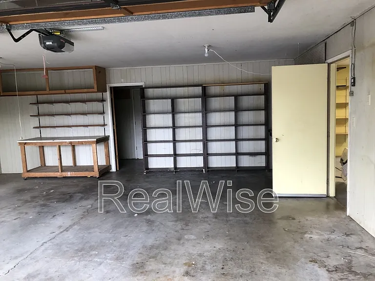 710 NW Midland Ave — Photo 48