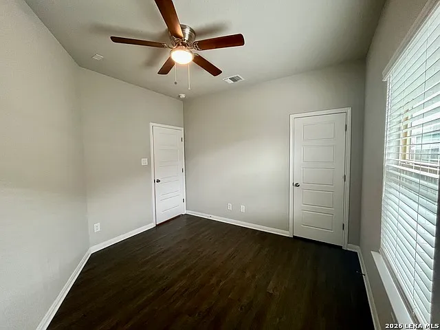 3406 Lindsay Ln — Photo 8
