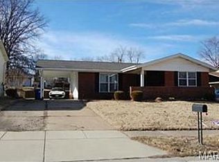 2457 Wesford Dr, Maryland Heights, MO 63043