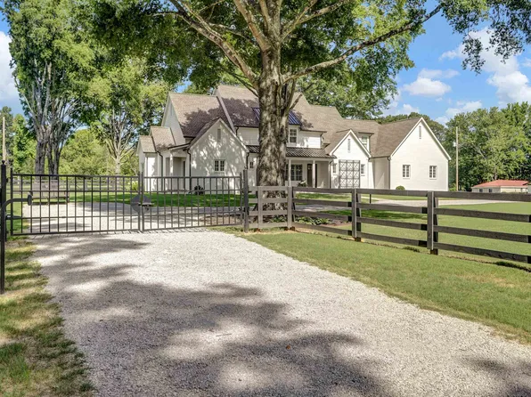 1643 Quinn Rd, Collierville, TN 38017