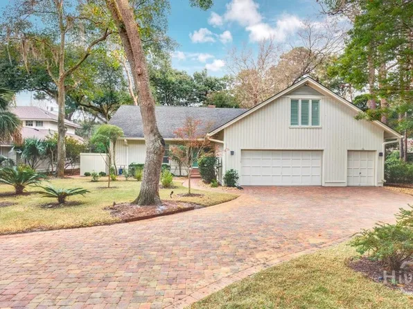 2 Fox Meadow Circle, Savannah, GA 31411