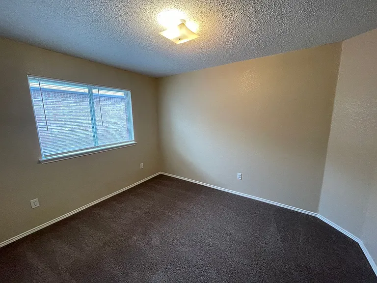 3316 Knoll Trl — Photo 9