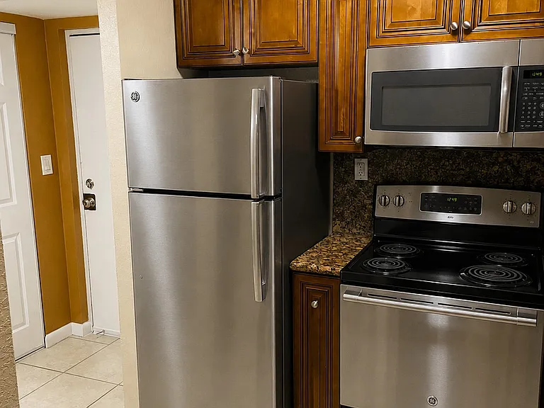 17570 Atlantic Blvd #306 — Photo 3