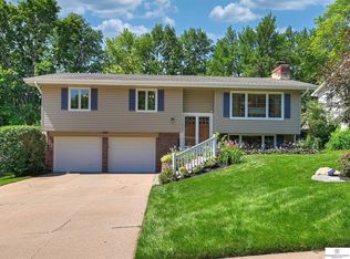 11311 Raleigh Dr, Omaha, NE 68164