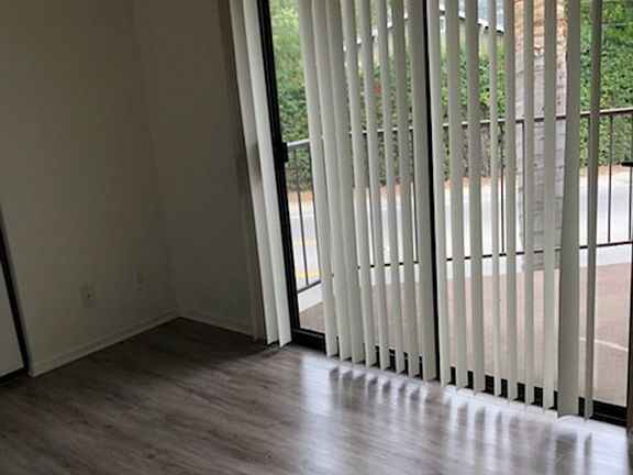5th image of 6-22 Dakota Dr #6D