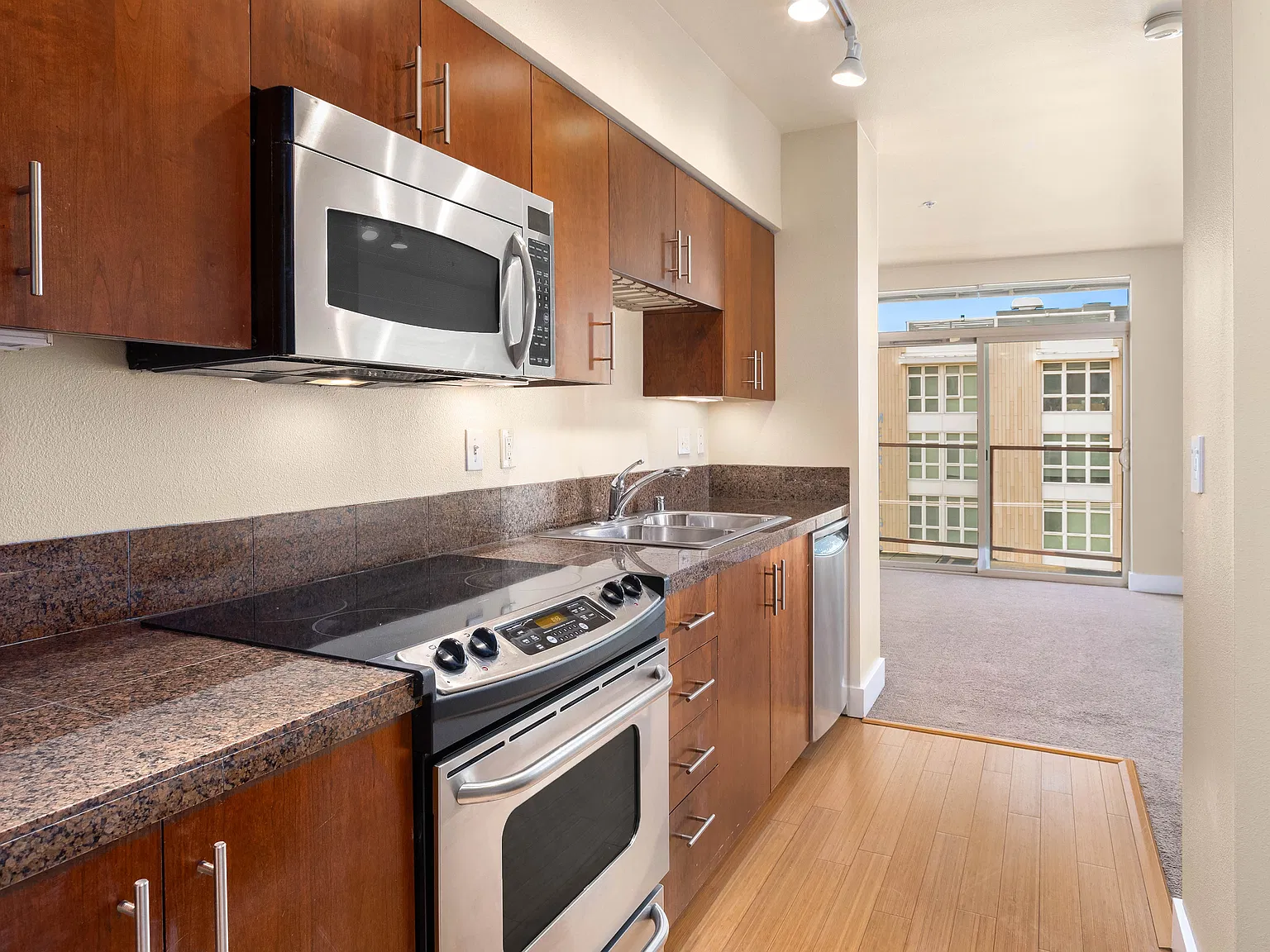 1 bed, 524 sqft, $1,850 — Photo 4