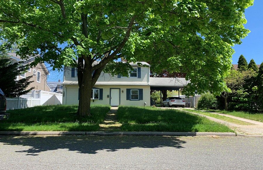 1st image of 43 Pond Ln