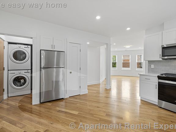 3rd image of 406 Columbia St #6