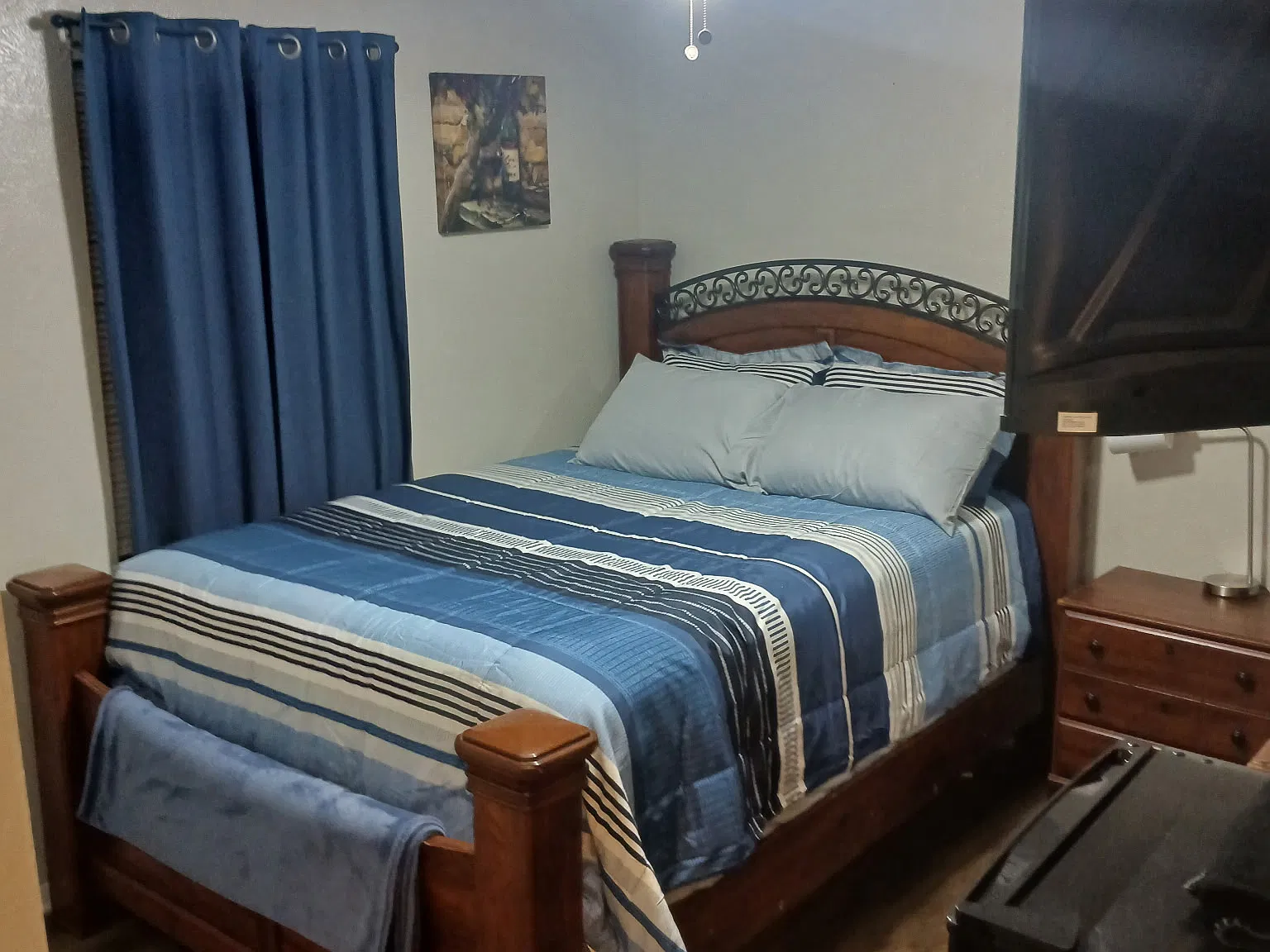 5 bed, 1400 sqft, $875 — Photo 2