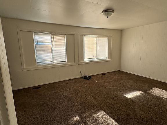 4th image of 32205 Ontonagon Ct #B