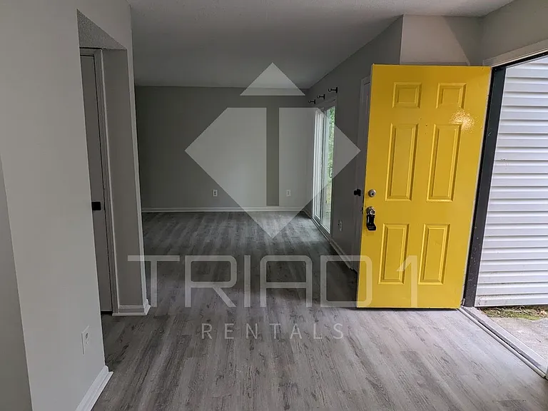 Mosby Townhouses - G — Photo 36