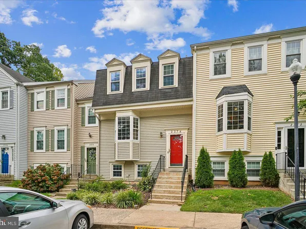 2374 Branleigh Park Ct, Reston, VA 20191