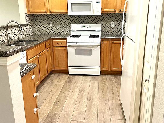 4th image of 4604 168th Ct NE