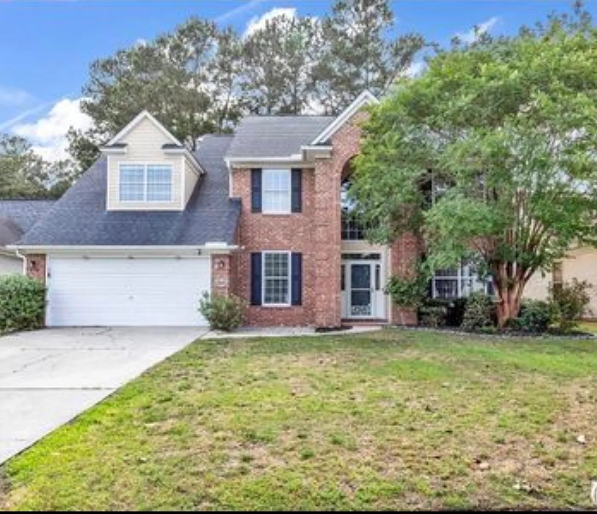 4 bed, 2523 sqft, $900 — Photo 1