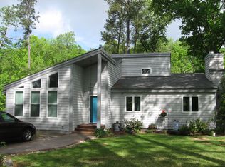 525 Shoreline Rd, Carrollton, VA 23314