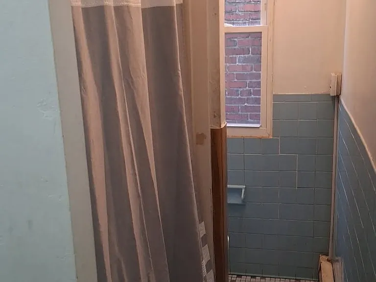 557 McKean Ave — Photo 5