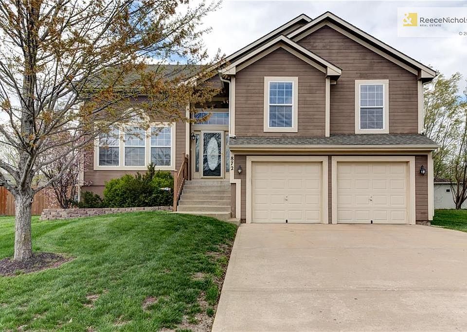 Welcome to 872 E. Lanesfield St. Gardner, Ks.