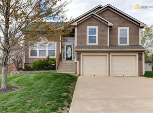 872 E Lanesfield St, Gardner, KS 66030