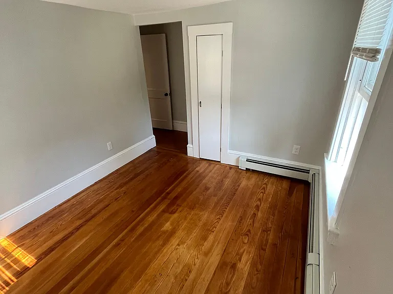 326 Thames St #2 — Photo 10