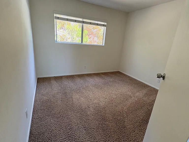 2161 Lillie Ave #5 — Photo 7