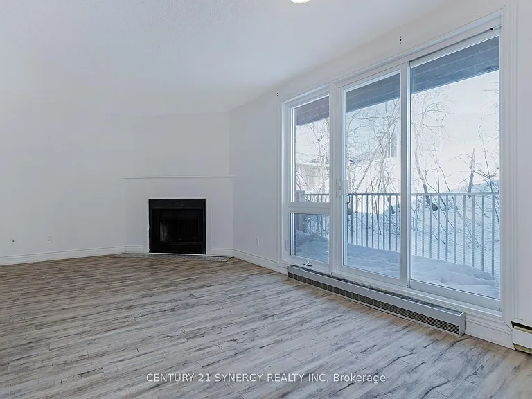 1589 Saint Bernard St #403 — Photo 8