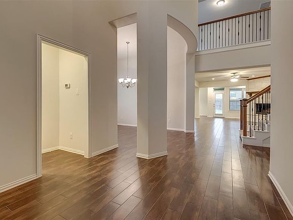 This highly desirable open floor plan flows through from the entryway into the living areas.