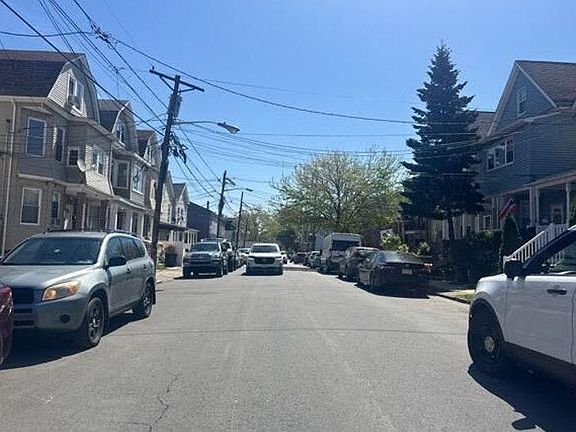 5th image of 1023 William St