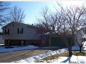 5th image of 11 Frontenac Ln