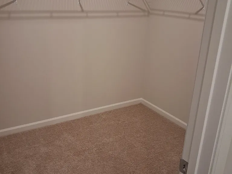 719 Colt Ct — Photo 5