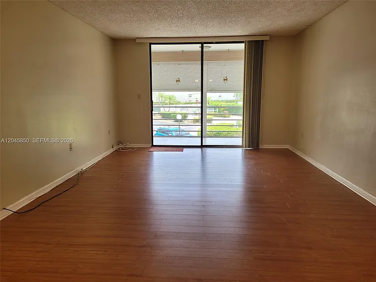 1800 N Lauderdale Ave #1210 — Photo 1