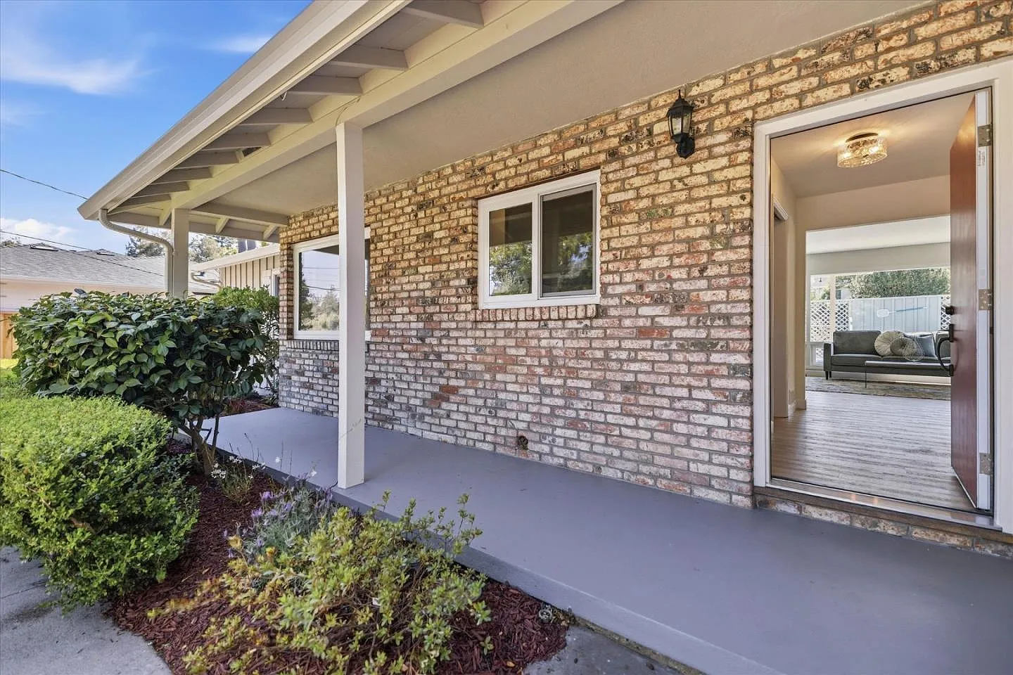 3 bed, 2.5 bath, 1970 sqft, $9,500 — Photo 3
