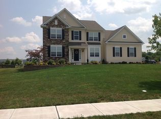 1832 Candlewyck Ln, Green Lane, PA 18054