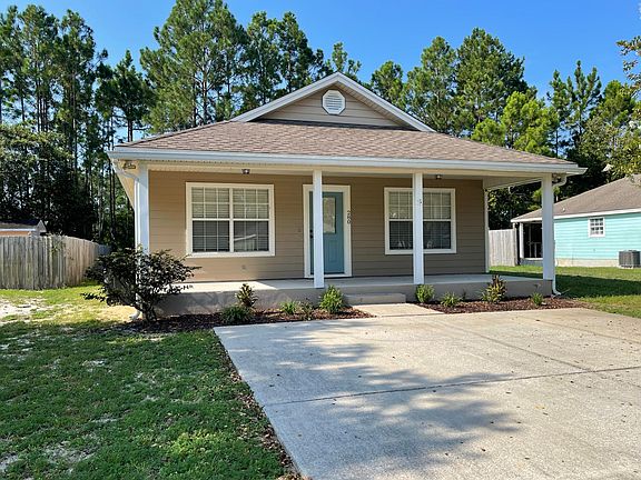 Florida Cottage Style house with Off Street Parking