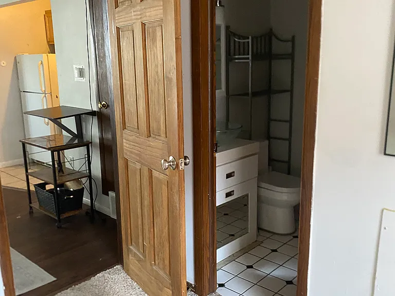 342 E Tompkins St — Photo 11