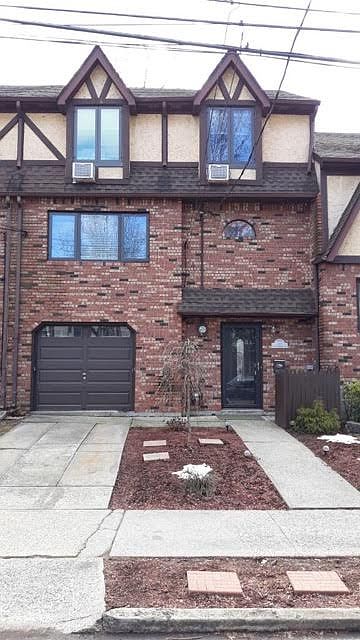 1st image of 412 N Railroad Ave