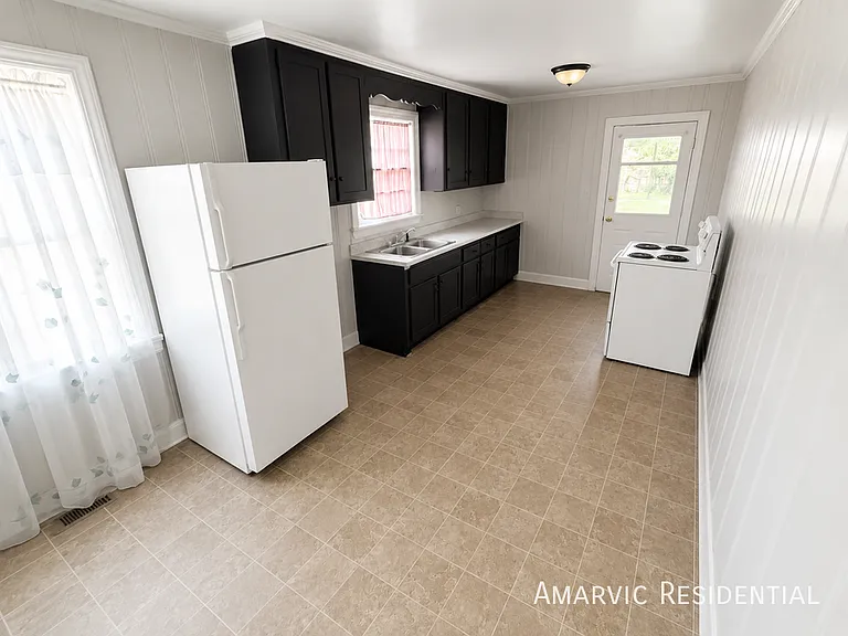 1207 Cypress St — Photo 2