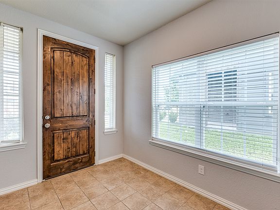 3rd image of 4662 Ralph Ln