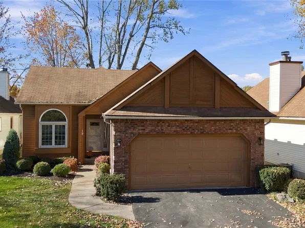19 Eagles Trce, Williamsville, NY 14221
