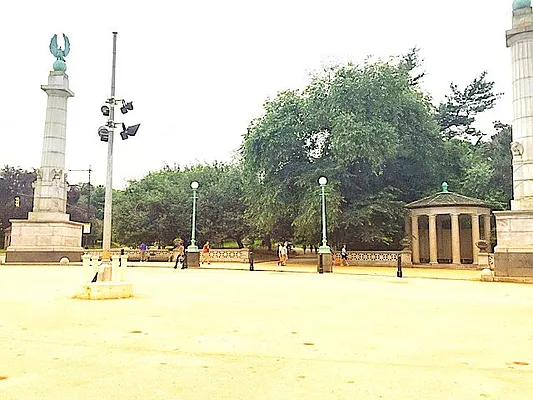 Rented by Friedman Roth Realty | media 29