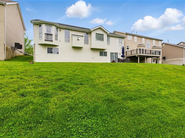 614 Sunny Pass Dr, Wentzville, MO 63385