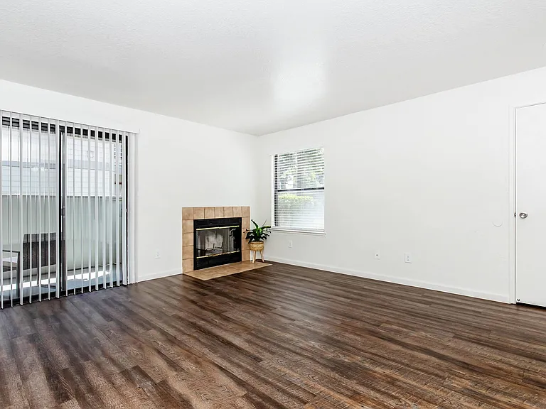 Victoria Square Apartments — Photo 27