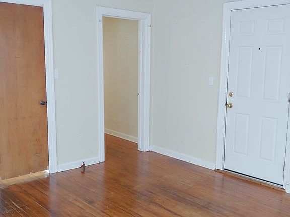 5th image of 928 S Flood Ave APT 2