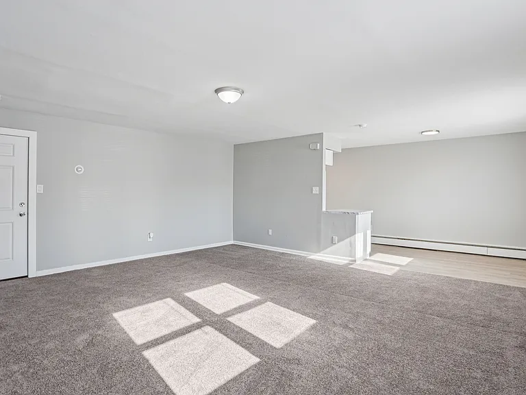 Barry Court Apartments — Photo 10