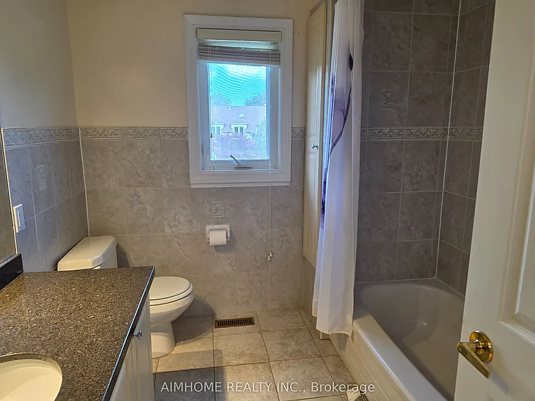 49 Holbrook Ct — Photo 23